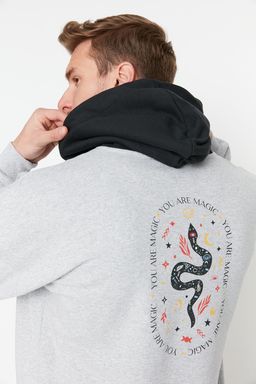 TRENDYOL MAN Kahverengi Oversize/Genis Kesim Kapusonlu Bask?l? Ici Polar/S?cak Tutan Sweatshirt TMNAW23SW00023