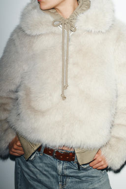 FAUX FUR ZIP-UP SHORT COAT - Zara фото 2