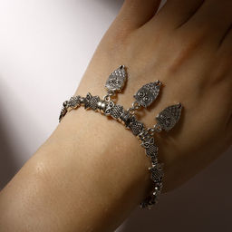 Цена за 2 шт. Браслет металл «Марджери» затягивающийся, сова, цвет серебро, 6см