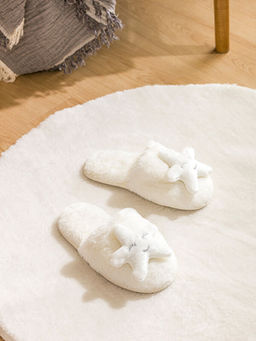 Pel?? Kad?n Ev Terli?i