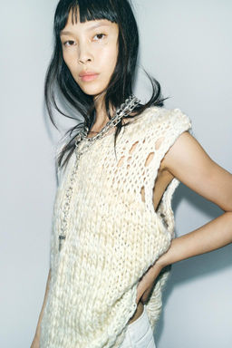 OVERSIZE KNIT SLEEVELESS JUMPER - Zara фото 2