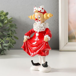 Сувенир полистоун "Клоунесса" бело-красный 9х6х16,5 см