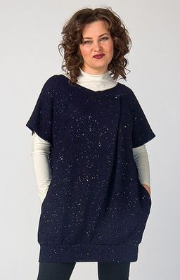 Стильная туника из трикотажа с легким блеском