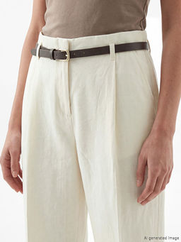 Beli Kemerli Kad?n Kuma? Pantolon