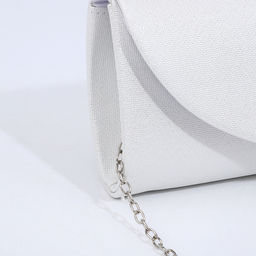 Сумка-клатч на магните, длинная цепь, цвет белый