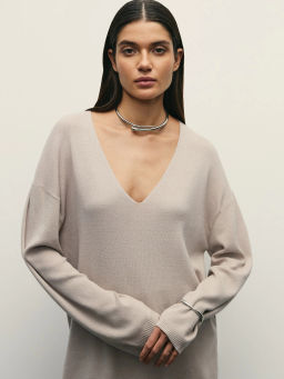 Джемпер из вискозы с V-образной горловиной / Zarina фото 8
