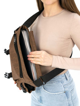 Сумка через плечо почтальонка коричневая