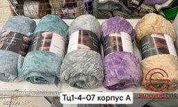 Плед с узорами на кровать