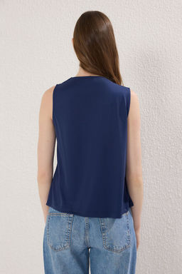 Trendyolmilla Tas More Sustainable Modal Ak?skan Kumasl? Regular Kal?p Pilili Orme Bluz TWOSS25BZ00401