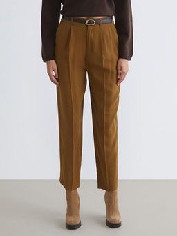 Beli Kemerli Loose Fit Kad?n Pileli Pantolon