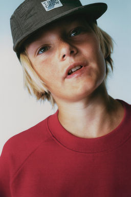SUDADERA INTERLOCK SPORTY LOGO / Rojo