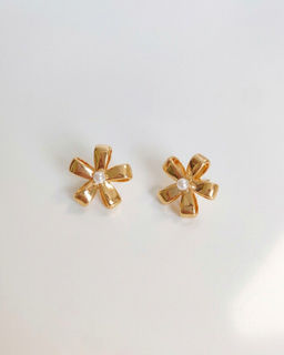 Стильные серьги