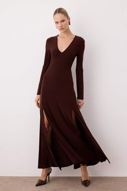 Limited Edition Kahverengi V Yaka Skater/Belden Ac?lan Esnek Maxi Orme Elbise TWOAW25EL00299