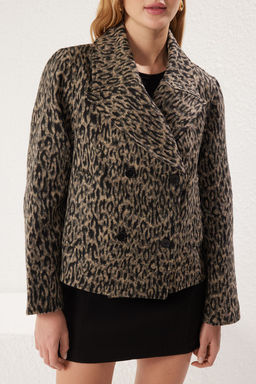 Trendyolmilla Cok Renkli Leopar Desenli Kruvaze Oversize K?sa Kaban TWOSS25KB00002  фото 3