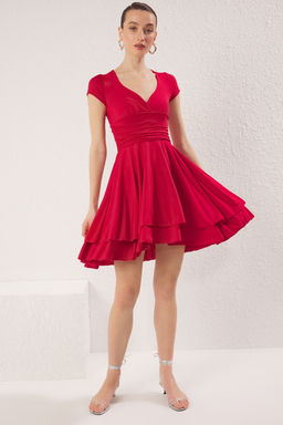 TRENDYOLMILLA K?rm?z? Duz Buzgu/Drape Mini K?sa Kol Skater/Belden Ac?lan Esnek Orme Elbise TWOSS25EL00532