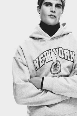 Sudadera estampada con capucha Loose Fit - H&m фото 4
