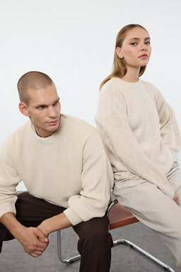 Bej Oversize Fit Couple/_ift Geni_ Kal_p Bisiklet Yaka Basic Triko Kazak TMNAW23KZ00189