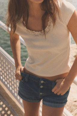 TOP CUELLO OLLA ENCAJE / rosa claro