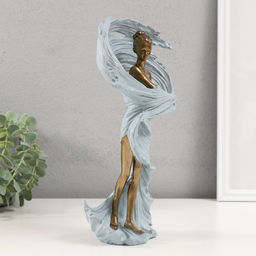 Сувенир полистоун "Золотая девушка в вихре" 17х9х27,5 см