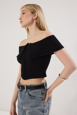 Siyah Yaka Detayl? Fitted/Vucuda Oturan Crop Esnek Orme Bluz TWOSS25BZ00217 - Trendyolmilla фото 2