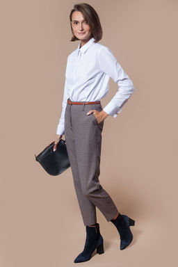 Классическая рубашка с актуальным манжетом под запонки, с запонками высокого качества в подарок.