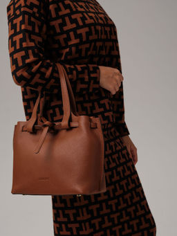 Кожаная сумка Deboro 31002 коричневый фундук