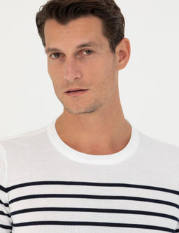 Beyaz Slim Fit Bisiklet Yaka Triko T-Shirt