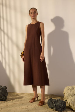 Trendyolmilla Kahverengi Keten Kar?s?ml? Duz Kesim Dikis ve Cep Detayl? Midi Dokuma Elbise TWOSS25EL00652 фото 10