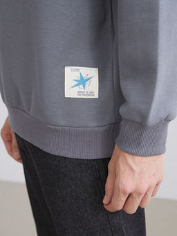 Dik Yaka Bask?l? Erkek Sweatshirt