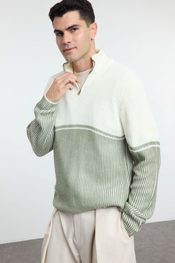 TRENDYOL MAN Yesil Regular Dik Yaka Renk Bloklu Kazak TMNAW25KZ00006