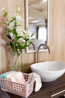 Корзинка "Уют" 300*200*115 Ханпласт