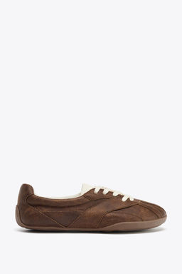 TRAINERS