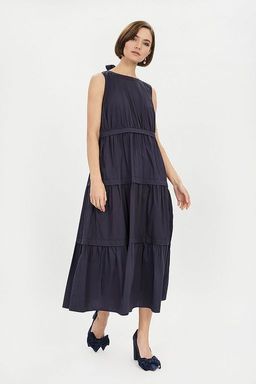 Платье с бантом на спине