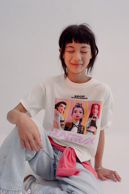 CAMISETA CAMISETA ESTAMPADO KPOP DEMON HUNTERS NETFLIX  / Blanco roto