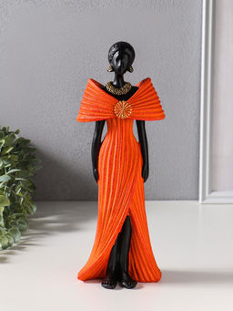 Сувенир полистоун "Девушка в ярко-оранжевом платье с большим бантом" чёрный 11х9,5х30,5 см   1092991