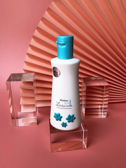 Гель для Интимной Гигиены Свежесть с Ментолом и Ромашкой MISTINE, 100 мл