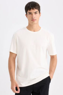 New Regular Fit Bisiklet Yaka Basic Duz K?sa Kollu Tisort