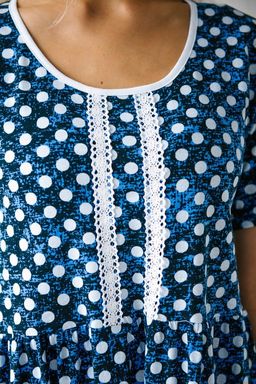 Платье женское из кулирки с кружевом Шарлиз темно-синий - Амадэль фото 2