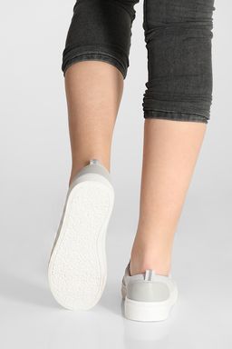 Кроссовки женские серого цвета