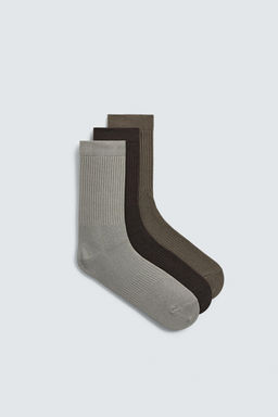 3-PACK OF RIBBED SOCKS