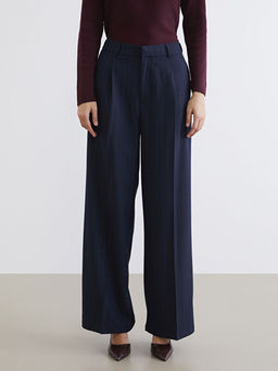 Beli Lastikli ?izgili Kad?n Pileli Pantolon