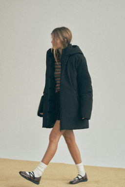 WATER- AND WIND-RESISTANT ANORAK