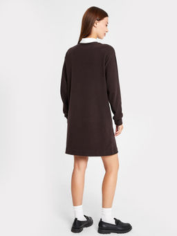 Платье женское c белым воротничком в шоколадно-коричневом оттенке