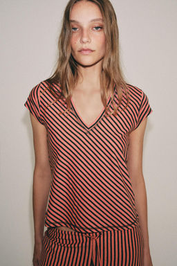 CAMISETA RAYAS CON LINO / Estampado