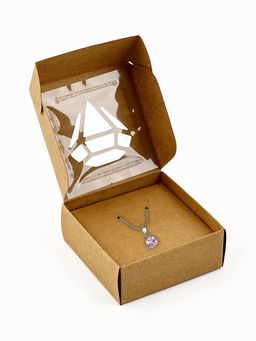 Цена за 5 шт. Коробка под бижутерию с окном Алмаз, 7.5?7.5?3 см