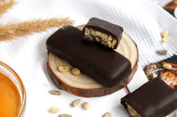 Конфета "Любимый Барнаул" темный шоколад с семенами подсолнечника и медом ручная работа Алфит 1383