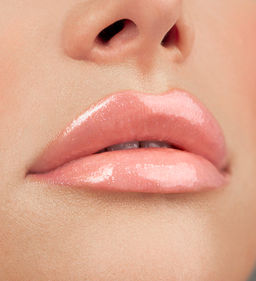 Luxvisage ЛВ Блеск для губ с эффектом объема ICON lips glossy volume № 502 сливочно персиковый
