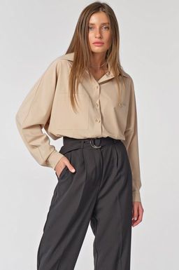 Блузка свободная с воротником для офиса бежевая