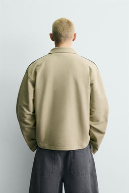 SUDADERA BOXY FIT BORDADOS BANDAS / Tostado