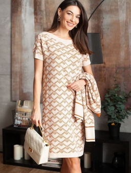 Эластичное платье из вискозы двухцветной вязки